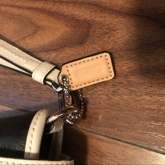 Coach Wristlet clutch - Picture 4 of 10